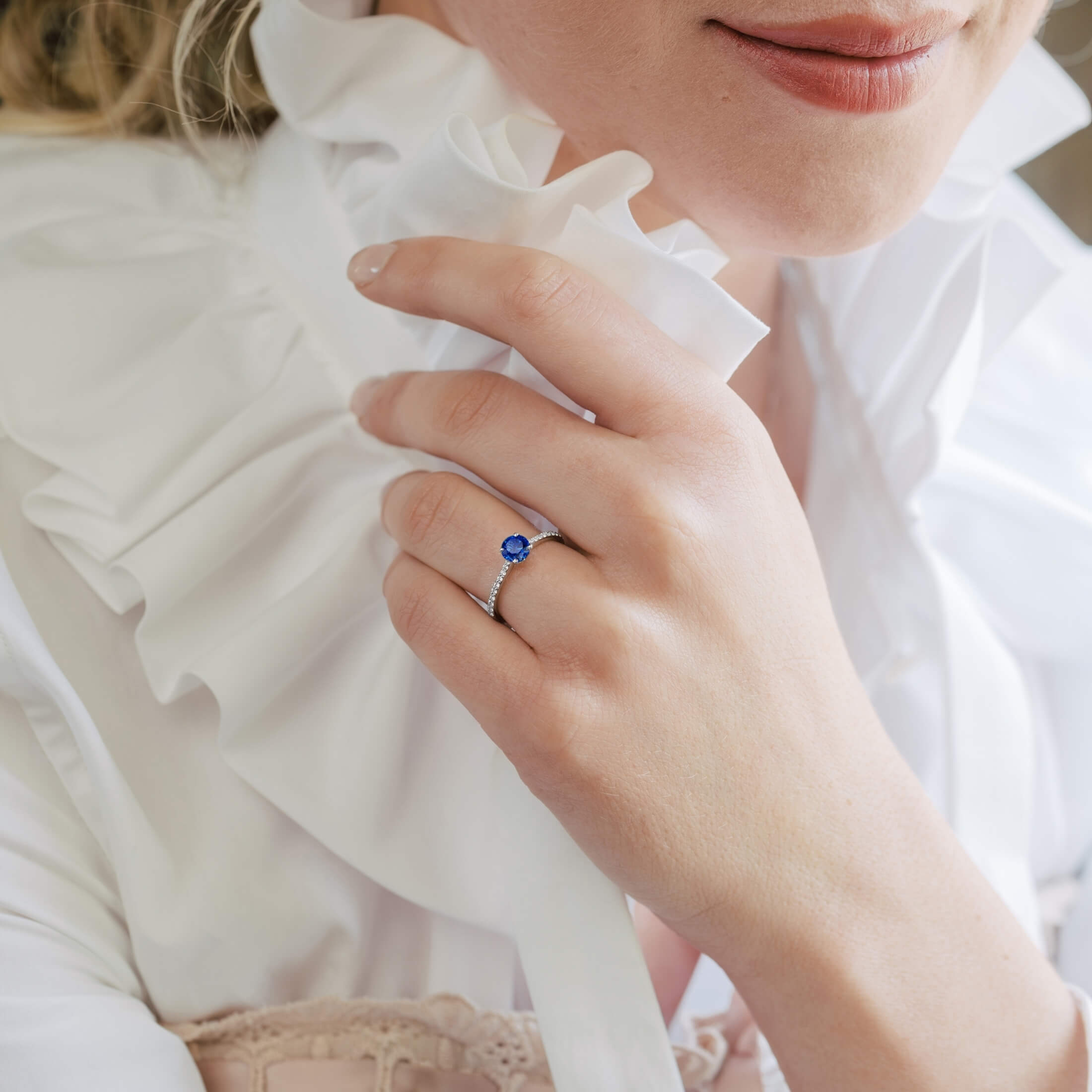 Lepage Demoiselle engagement ring in white gold, sapphire and diamonds