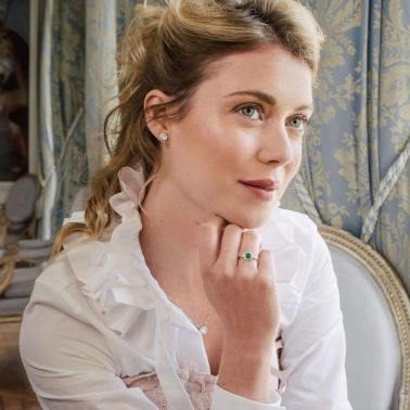 Solitaire Lepage Pompadour en or jaune émeraude et diamants