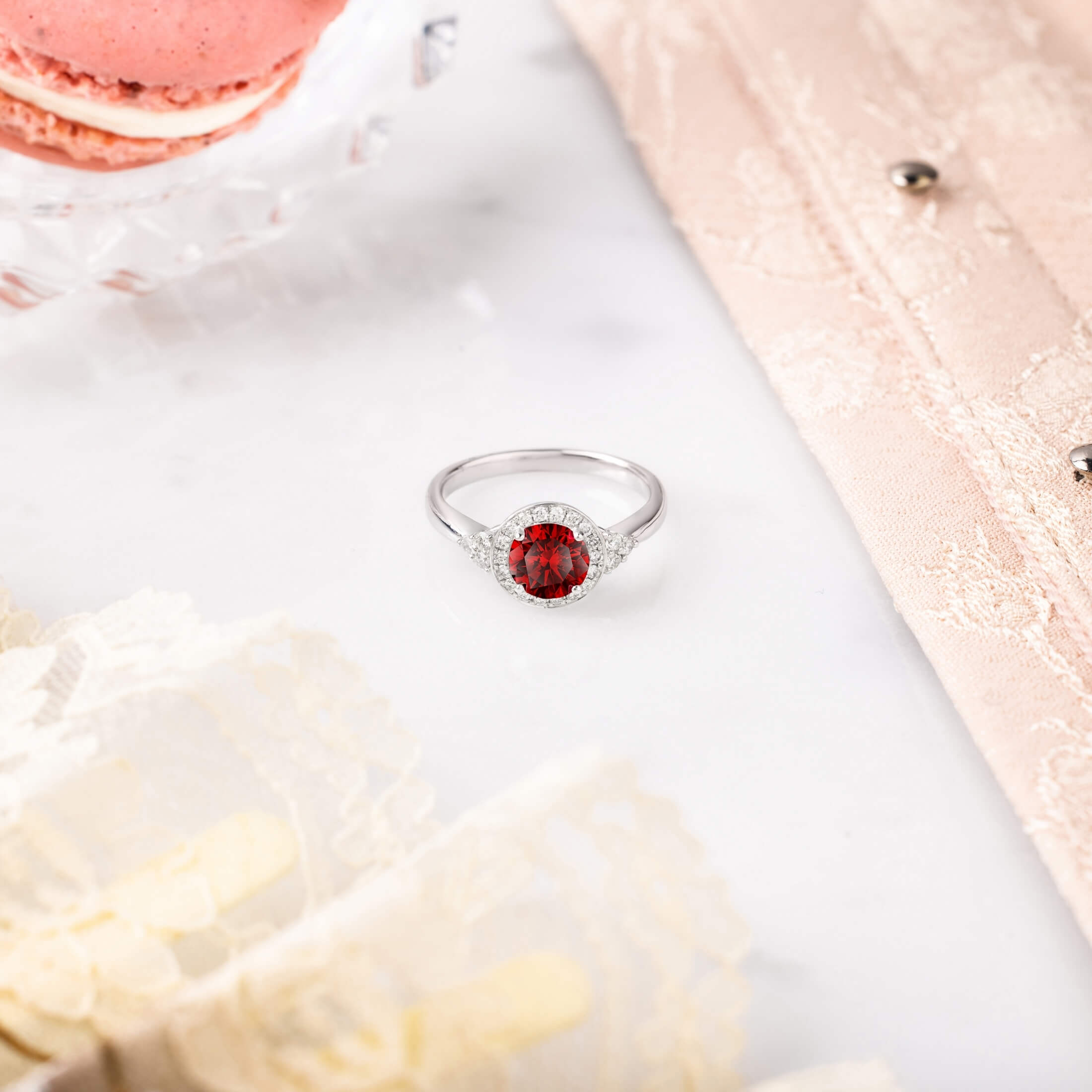 Solitaire Lepage Pompadour en or rose rubis et diamants