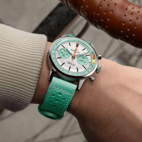 Montre Breitling Top Time B01 "Fausto Coppi" automatique cadran blanc bracelet cuir 41 mm