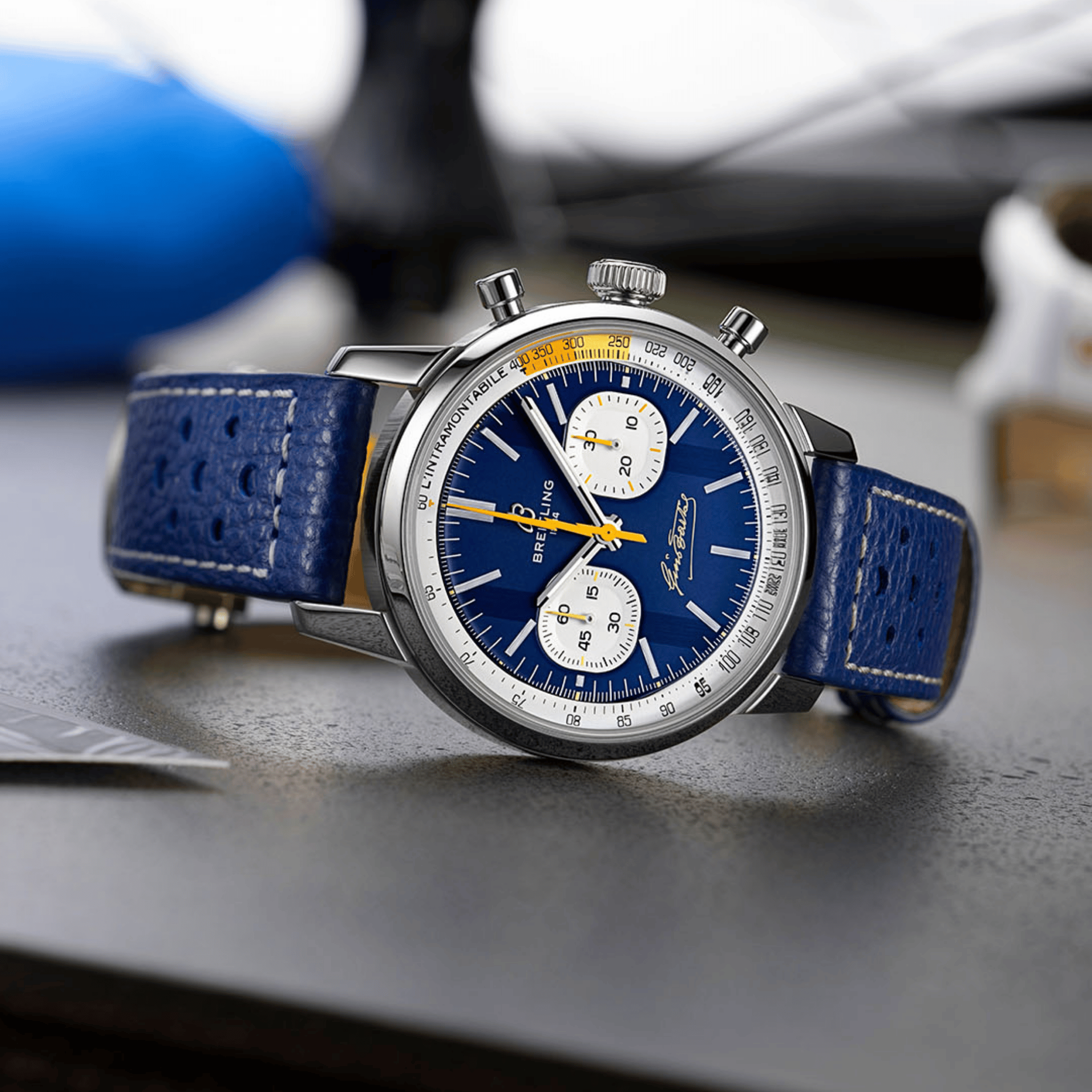 Montre Breitling Top Time B01 "Gino Bartali" automatique cadran bleu bracelet cuir 41 mm