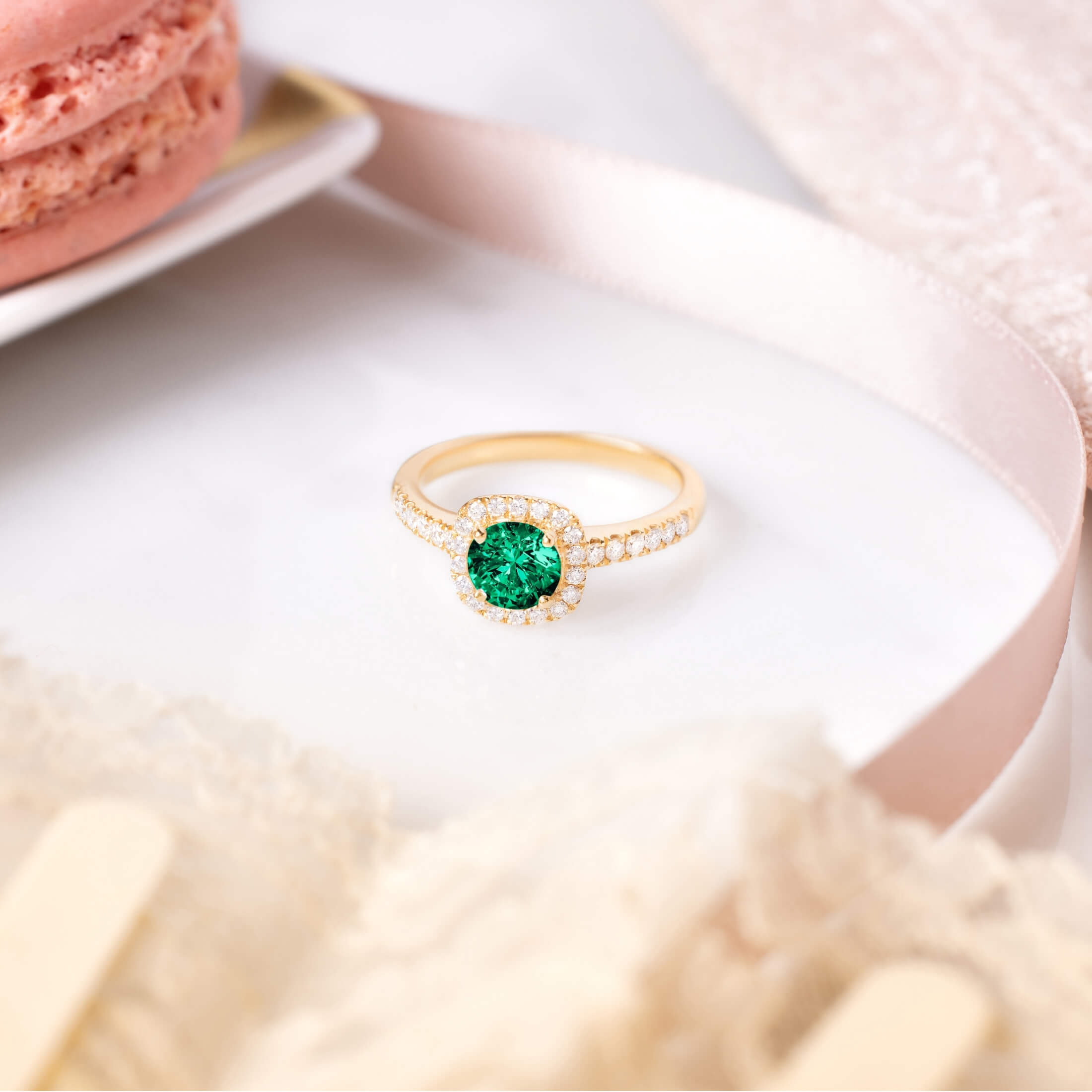 Solitaire Lepage Madame Rose en or rose émeraude et diamants