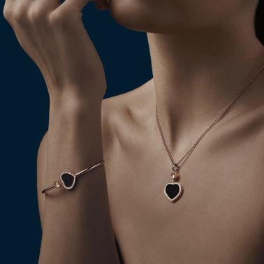Collier Chopard Happy Hearts en or rose, onyx et diamants