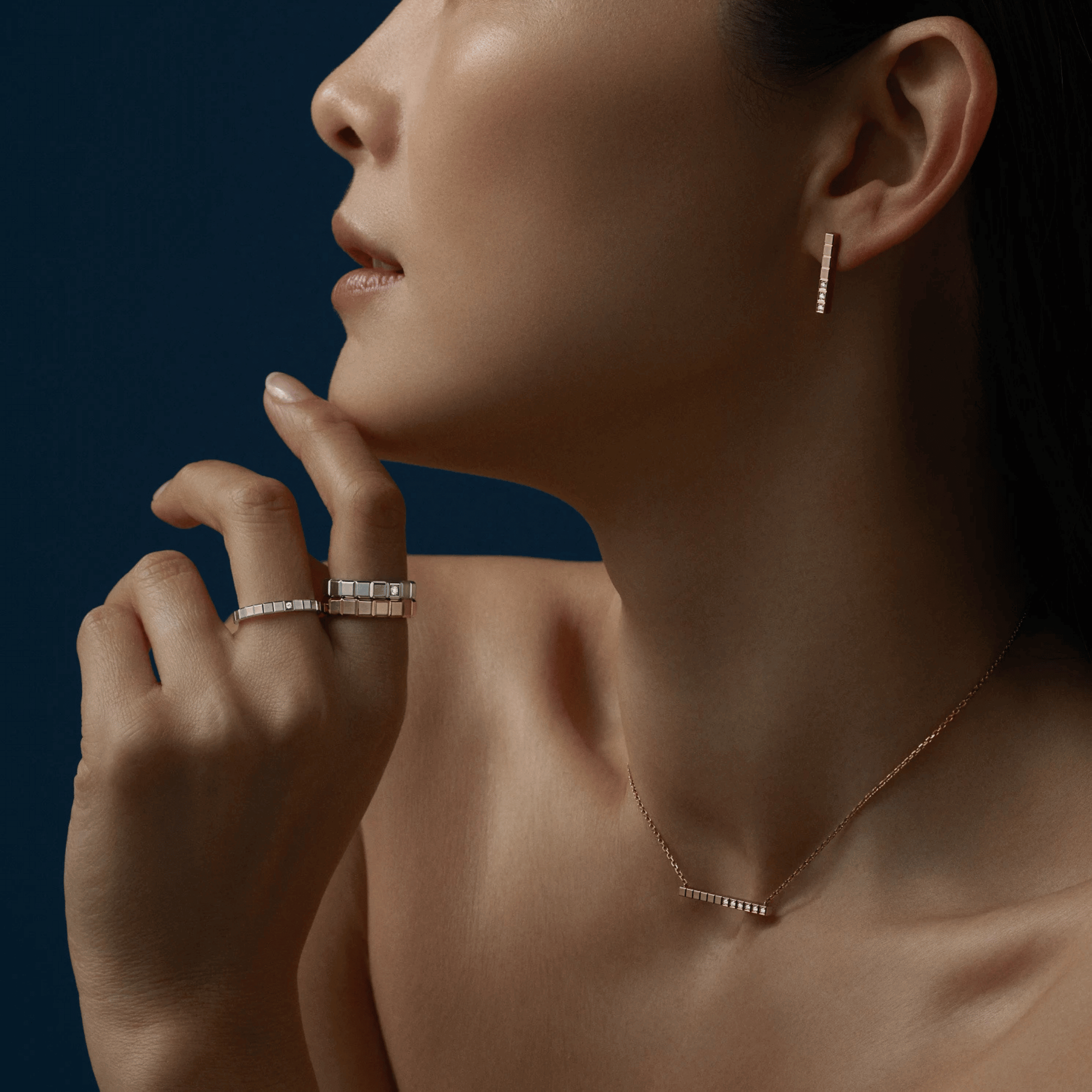 Collier Chopard Ice Cube en or rose et diamants 
