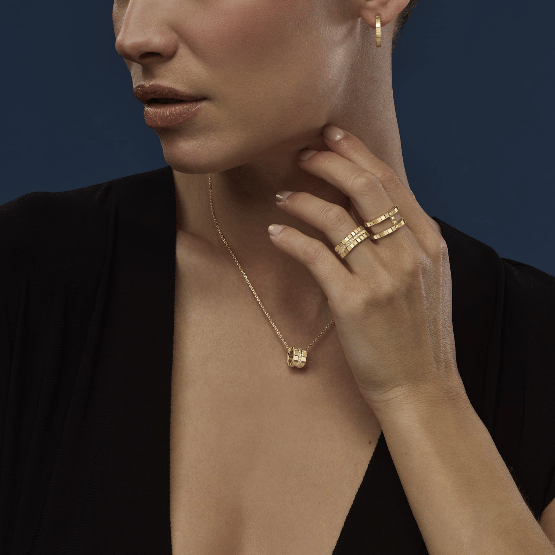 Collier Chopard Ice Cube en or jaune et diamants 