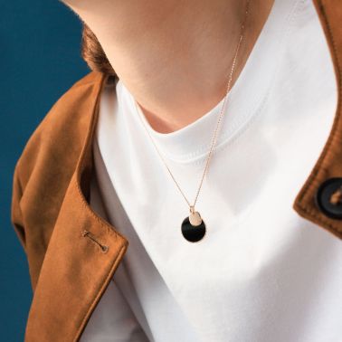 Médaille Lepage Colette Lune Perlée en or rose et onyx