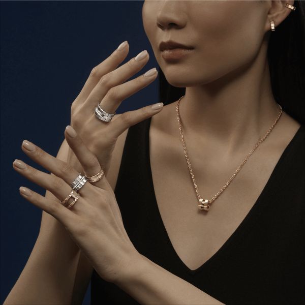 Bague Chopard Ice Cube grand modèle en or blanc et diamants