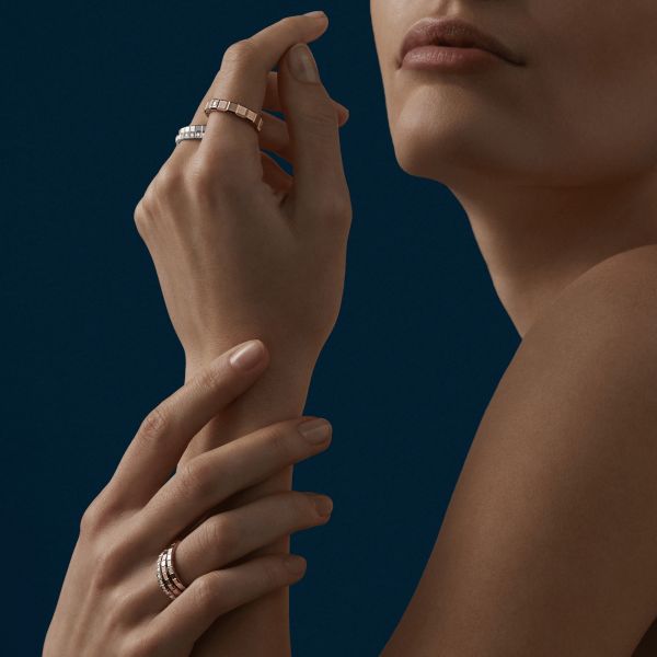 Ice Cube large ring in white gold and diamonds