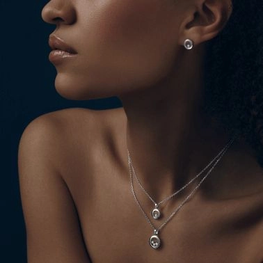 Chopard Happy Diamonds pendant in white gold and diamonds