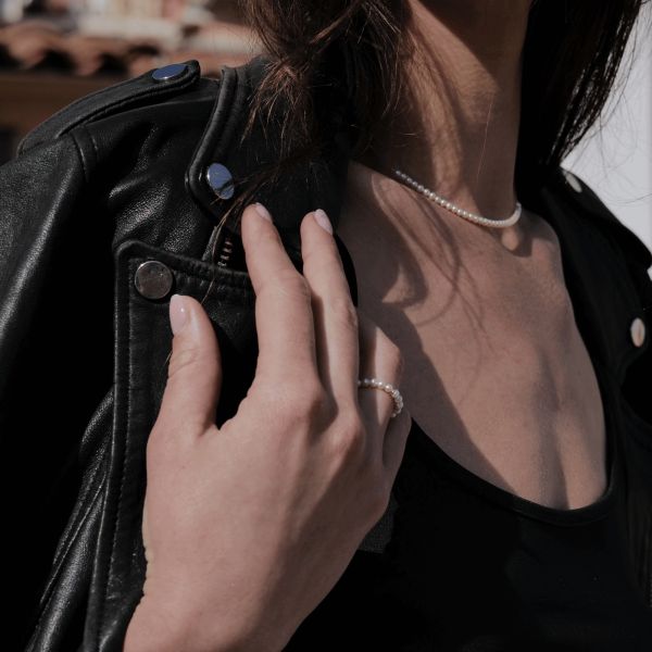 Bague Claverin Timeless en or jaune et perles blanches