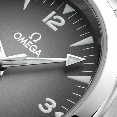 Montre Omega Seamaster Railmaster Co-Axial Master Chronometer cadran gris bracelet cuir 38 mm