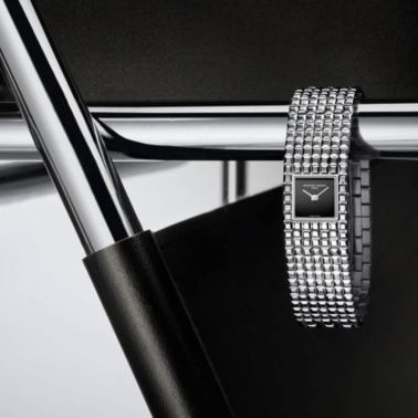 Montre Frédérique Constant Classics Manchette quartz cadran onyx bracelet acier 25.7 x 20 mm