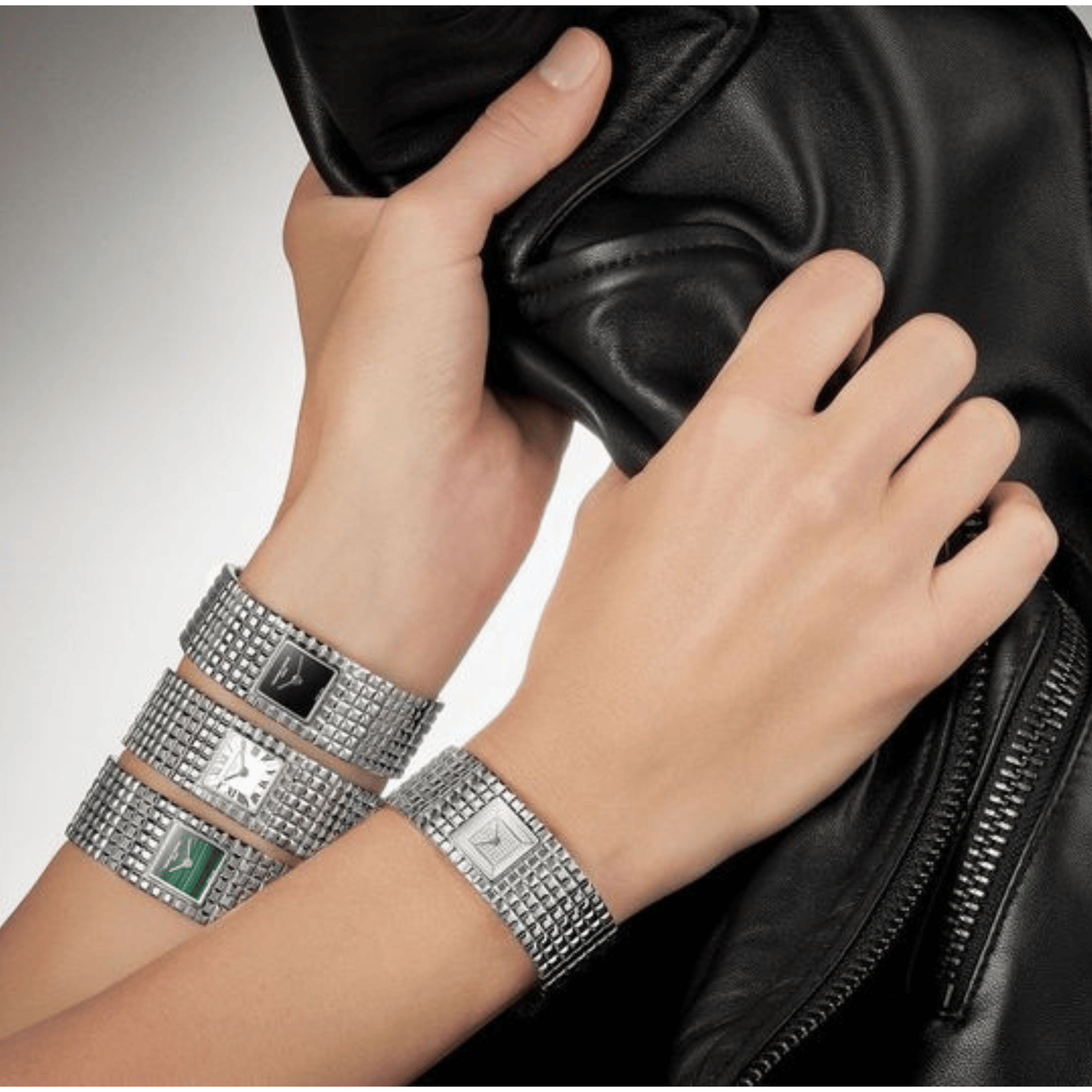 Montre Frédérique Constant Classics Manchette quartz cadran malachite bracelet acier 25.7 x 20 mm