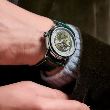 Montre Frédérique Constant Classics Worldtimer Manufacture Automatique cadran vert bracelet cuir 42 mm