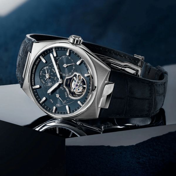 Montre Frédérique Constant Highlife Tourbillon Perpetual Calendar Manufacture automatique cadran bleu bracelet acier 41 mm