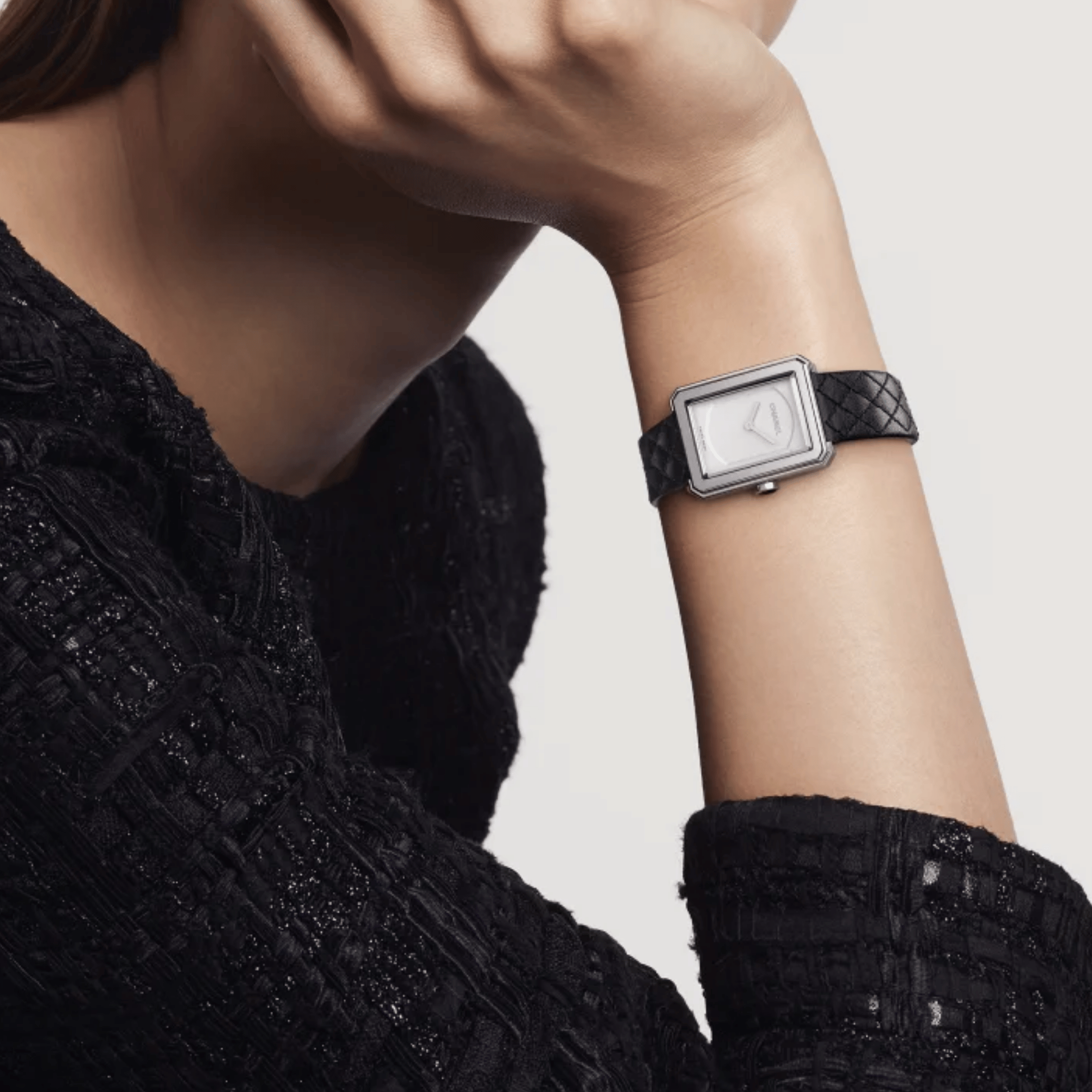 Montre Chanel BOY·FRIEND Petit Modèle quartz cadran opalin bracelet cuir veau noir