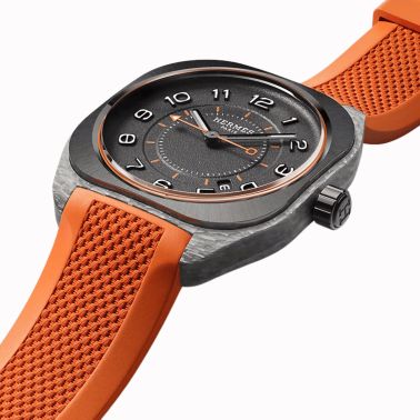 Montre Hermès H08 "Colours" automatique cadran noir bracelet caoutchouc orange 42 mm