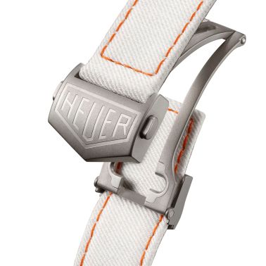 Montre TAG Heuer Monaco Chronograph x Gulf "Édition limitée 2025" Calibre 11 Titane automatique cadran blanc bracelet cuir 39 mm