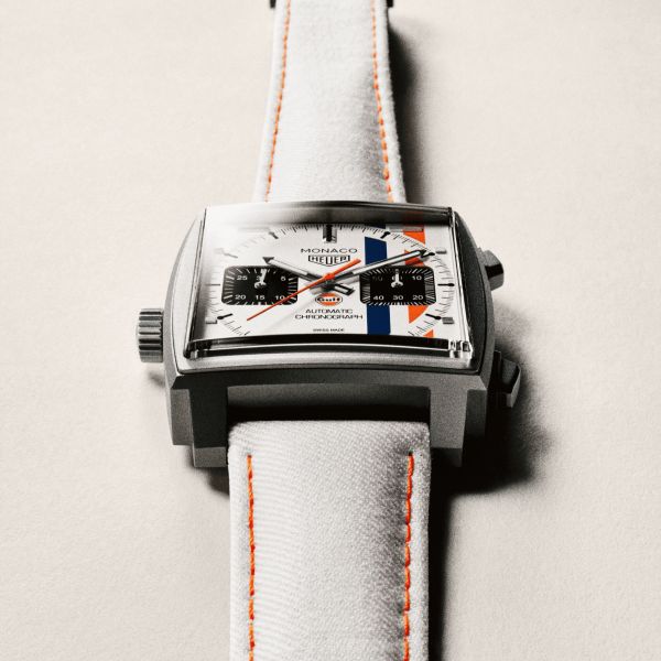 Montre TAG Heuer Monaco Chronograph x Gulf "Édition limitée 2025" Calibre 11 Titane automatique cadran blanc bracelet cuir 39 mm