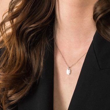 Médaille Lepage Colette Coussin en or blanc et diamantnoir