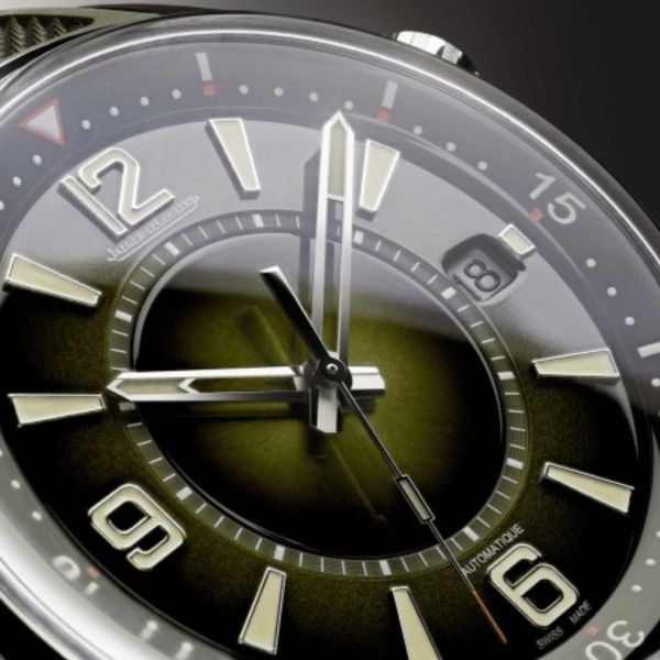 Montre Jaeger-LeCoultre Polaris Date automatique cadran laqué vert bracelet caoutchouc 42 mm