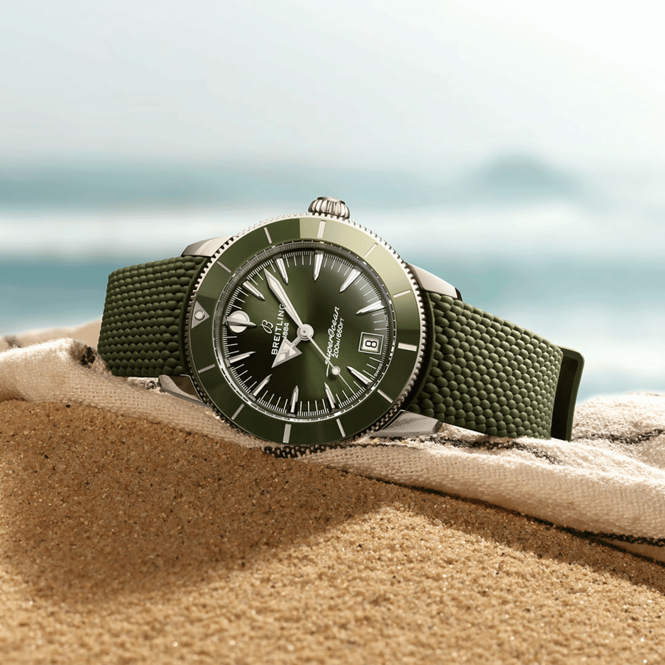 Montre Breitling Superocean Heritage B31 automatique cadran vert bracelet caoutchouc 44 mm