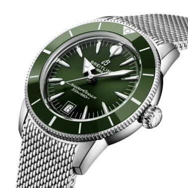 Montre Breitling Superocean Heritage B31 automatique cadran vert bracelet maille milanaise 40 mm