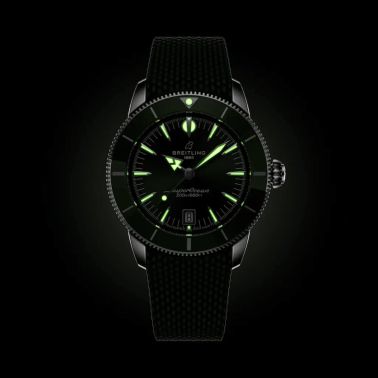 Montre Breitling Superocean Heritage B31 automatique cadran vert bracelet caoutchouc 42 mm