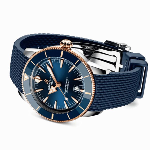 Montre Breitling Superocean Heritage B31 Acier & Or Rouge automatique cadran bleu bracelet caoutchouc 44 mm