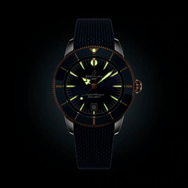 Montre Breitling Superocean Heritage B31 Acier & Or Rouge automatique cadran bleu bracelet caoutchouc 44 mm