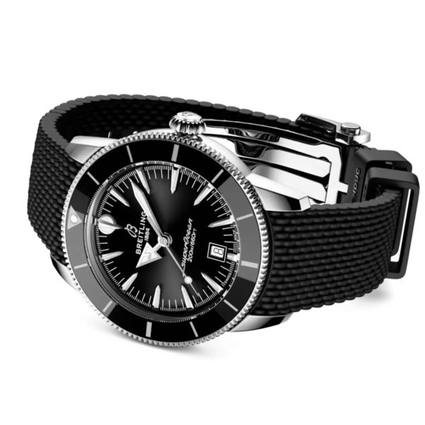 Montre Breitling Superocean Heritage B31 automatique cadran noir bracelet caoutchouc 44 mm