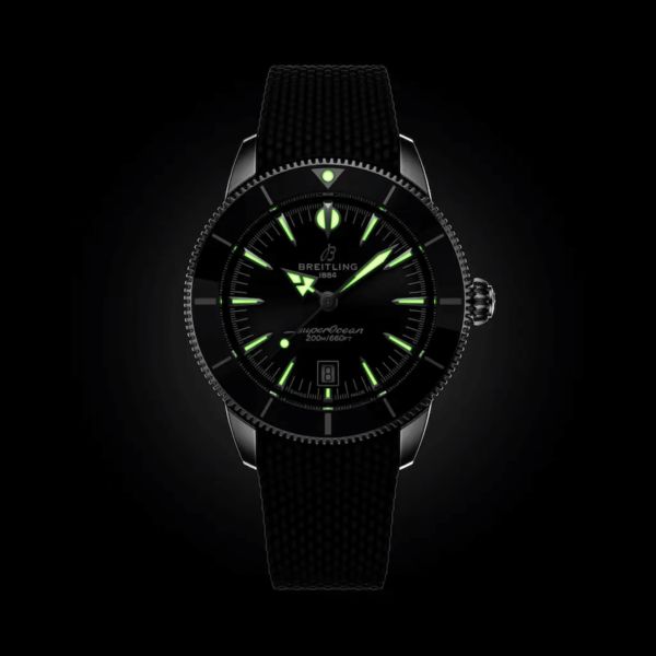 Montre Breitling Superocean Heritage B31 automatique cadran noir bracelet caoutchouc 44 mm