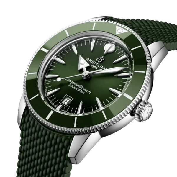 Breitling Superocean Heritage B31 automatic green dial rubber strap 44 mm