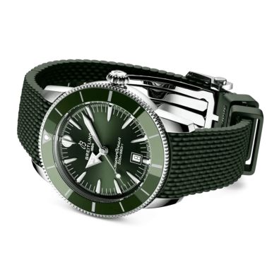 Montre Breitling Superocean Heritage B31 automatique cadran vert bracelet caoutchouc 44 mm