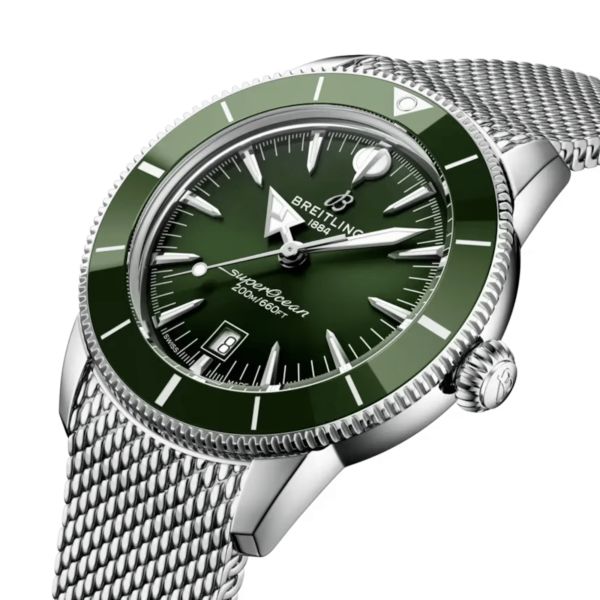 Montre Breitling Superocean Heritage B31 automatique cadran vert bracelet maille milanaise 44 mm