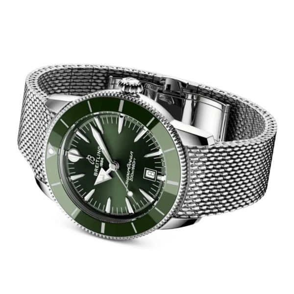 Montre Breitling Superocean Heritage B31 automatique cadran vert bracelet maille milanaise 44 mm
