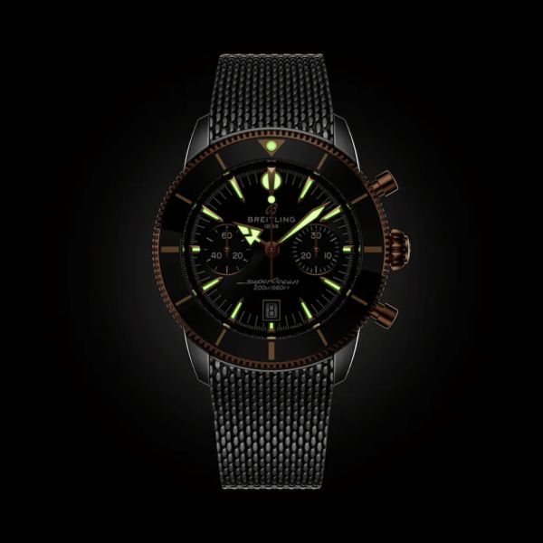 Montre Breitling Superocean Heritage B01 Chrono Acier & Or Rouge automatique cadran noir bracelet maille milanaise 42 mm