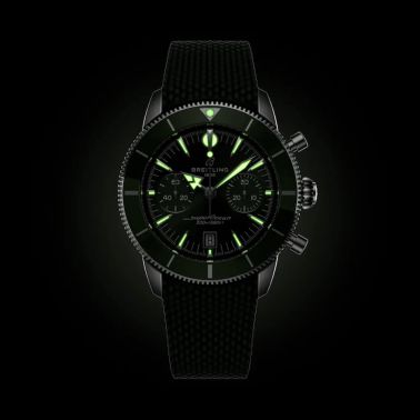 Montre Breitling Superocean Heritage B01 Chrono automatique cadran vert bracelet caoutchouc 42 mm