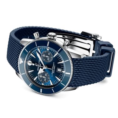 Montre Breitling Superocean Heritage B01 Chrono automatique cadran bleu bracelet caoutchouc 42 mm