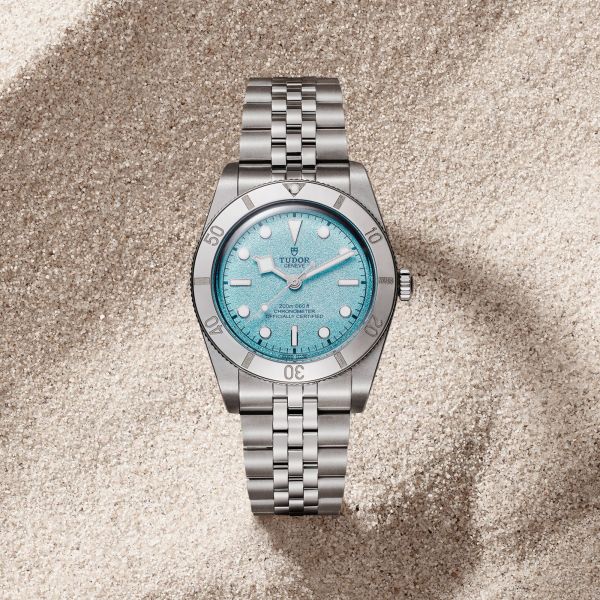 Montre Tudor Black Bay 54 "Lagoon Blue" automatique cadran beu bracelet acier 37 mm