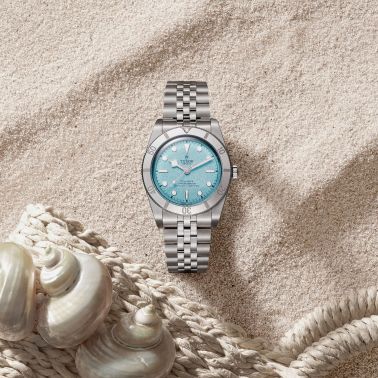 Montre Tudor Black Bay 54 "Lagoon Blue" automatique cadran beu bracelet acier 37 mm