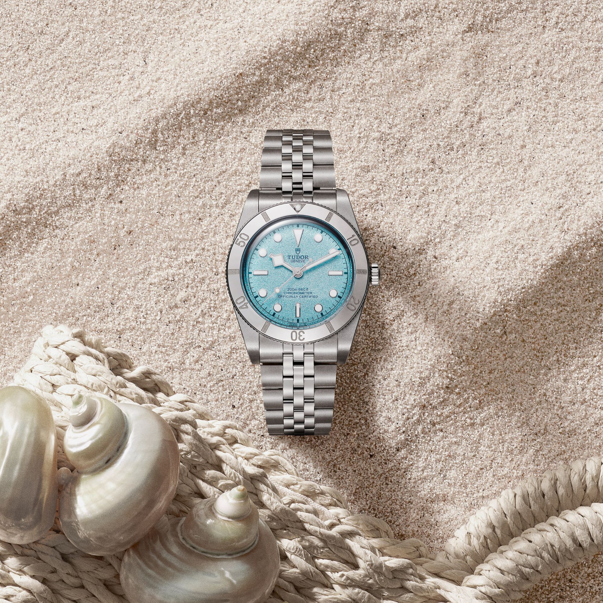 Montre Tudor Black Bay 54 "Lagoon Blue" automatique cadran beu bracelet acier 37 mm