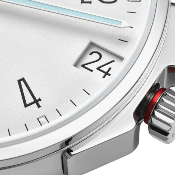 Montre Nomos Ahoi Neomatik Date Blanc automatique fond acier cadran argent blanc bracelet tissu bleu noir 38,5 mm