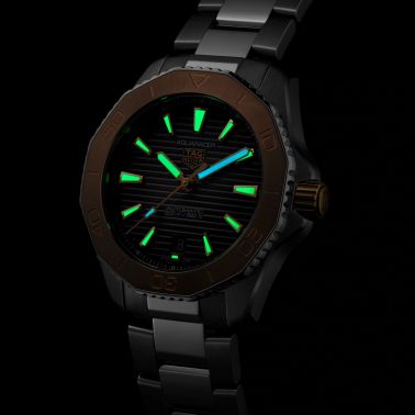 Montre TAG Heuer Aquaracer Professional 200 automatique Or rose cadran noir bracelet acier 40 mm