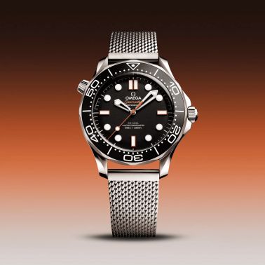 Montre Omega Seamaster Diver 300m Co-Axial Master Chronometer cadran noir "Orange" bracelet acier milanais 42 mm