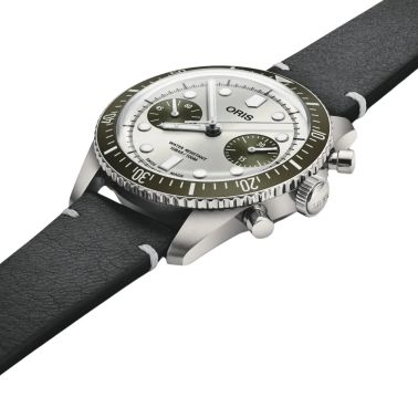 Montre Oris Divers Sixty-Five Chronographe automatique cadran gris et vert bracelet cuir noir 40 mm