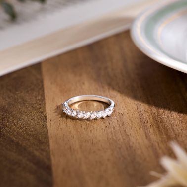 Lepage Suzanne wedding ring in yellow gold and shuttle cut diamonds