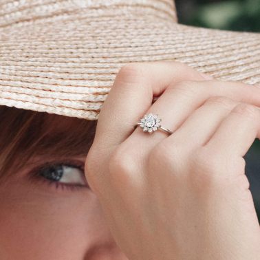 Lepage Marguerite ring in yellow gold and diamonds