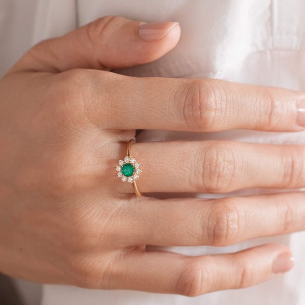 Bague Lepage Marguerite en or jaune, émeraude et diamants