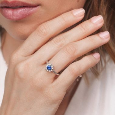 Lepage Marguerite ring in white gold, sapphire and diamonds